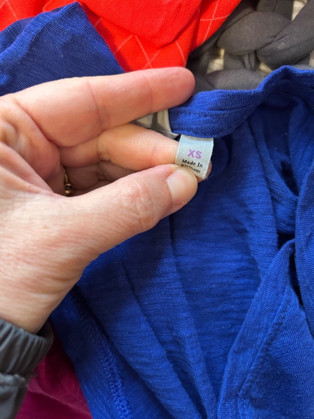 Athleta Daily Tee Bundle -  V neck + Cotton blend - sz Small - Picture 6 of 7